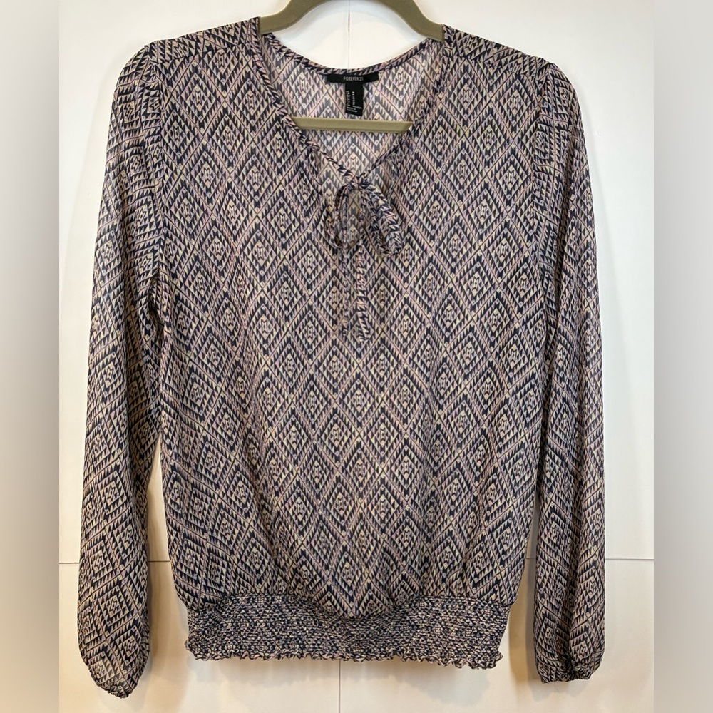 Forever 21 Boho Peasant Smocked Waist Tie Neck Geometric Blouse Size Medium - Picture 4 of 8